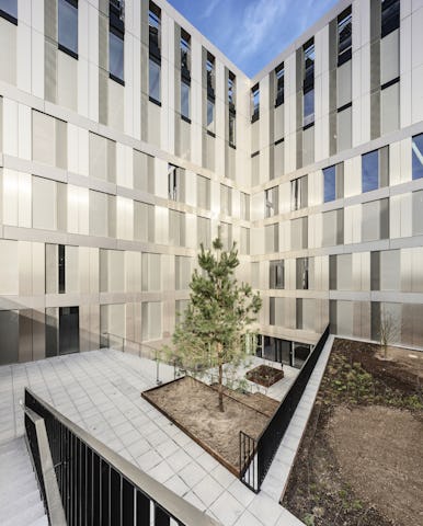 Green Office® ENJOY in Parijs door Baumschlager Eberle Architekten en SCAPE, beeld Luc Boegly