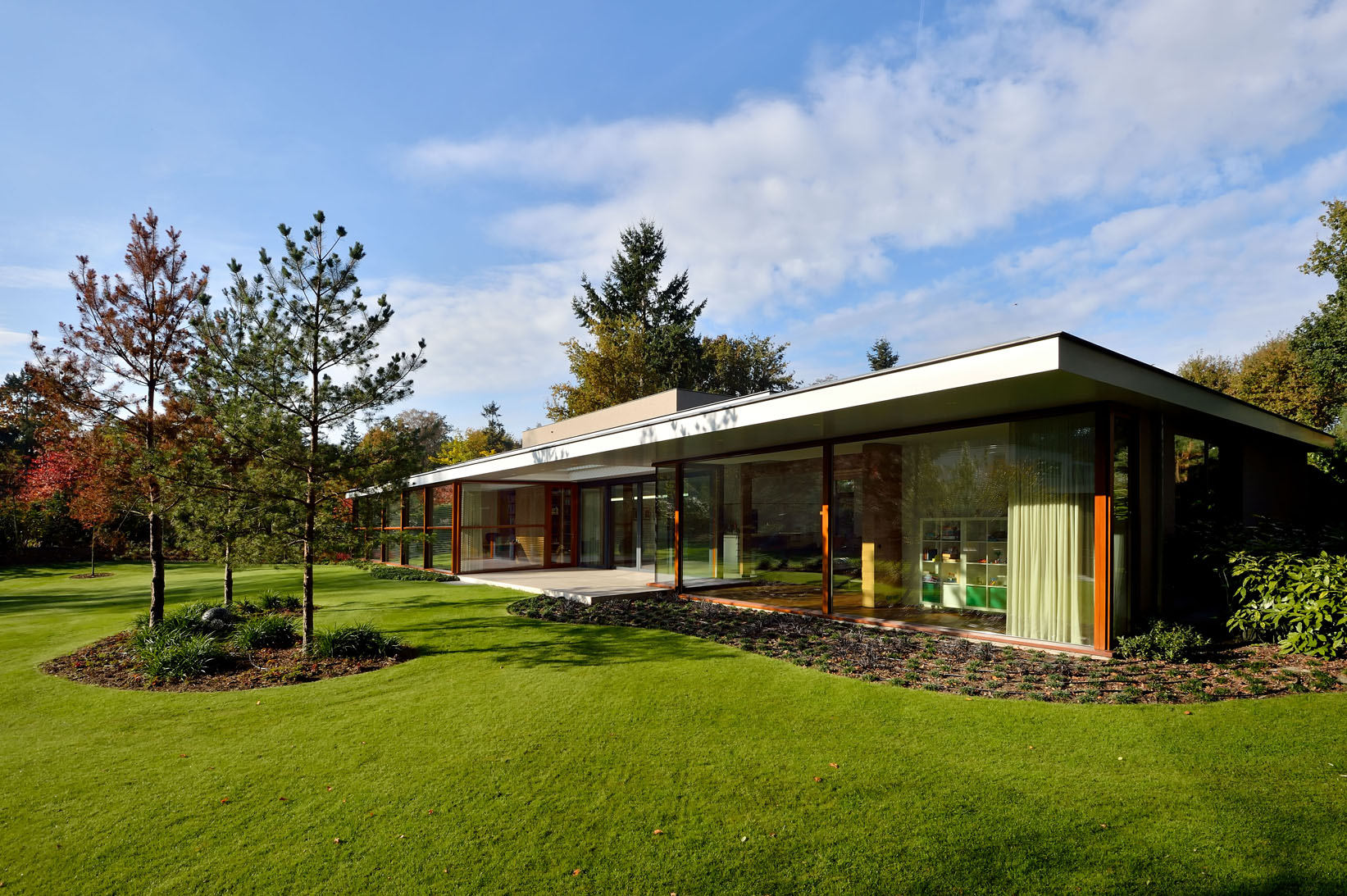 Familiehuis aan de Dommel in Son en Breugel door MAS architectuur en Lies Willers, beeld Mike Bink