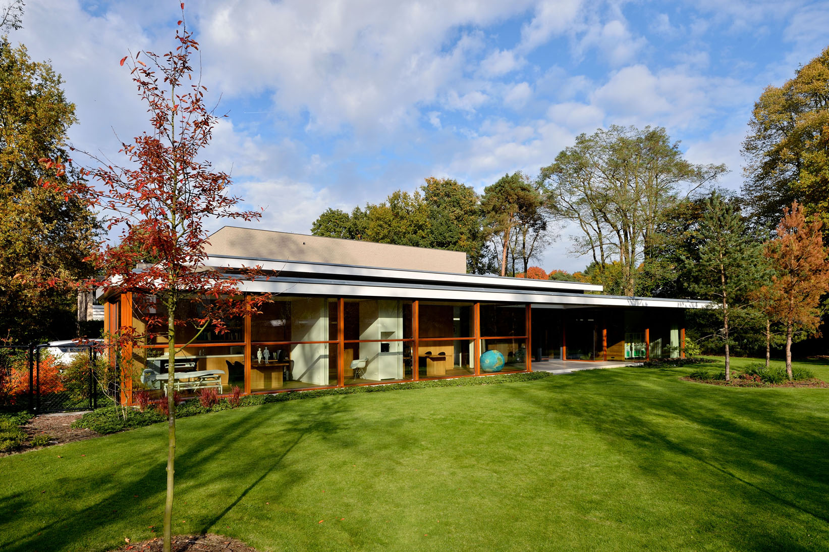 Familiehuis aan de Dommel in Son en Breugel door MAS architectuur en Lies Willers, beeld Mike Bink