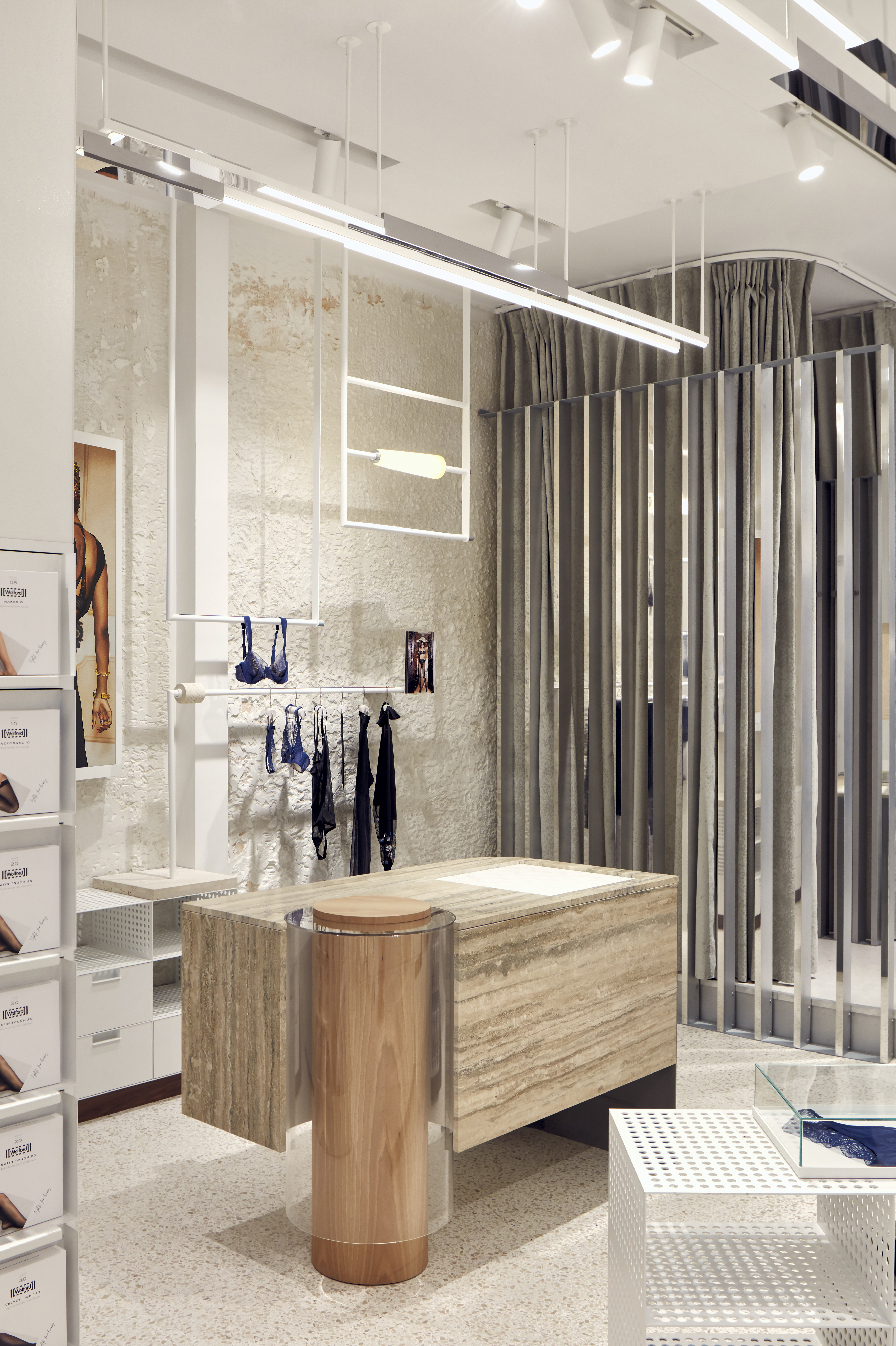 Wolford Amsterdam door, studio Modijefsky