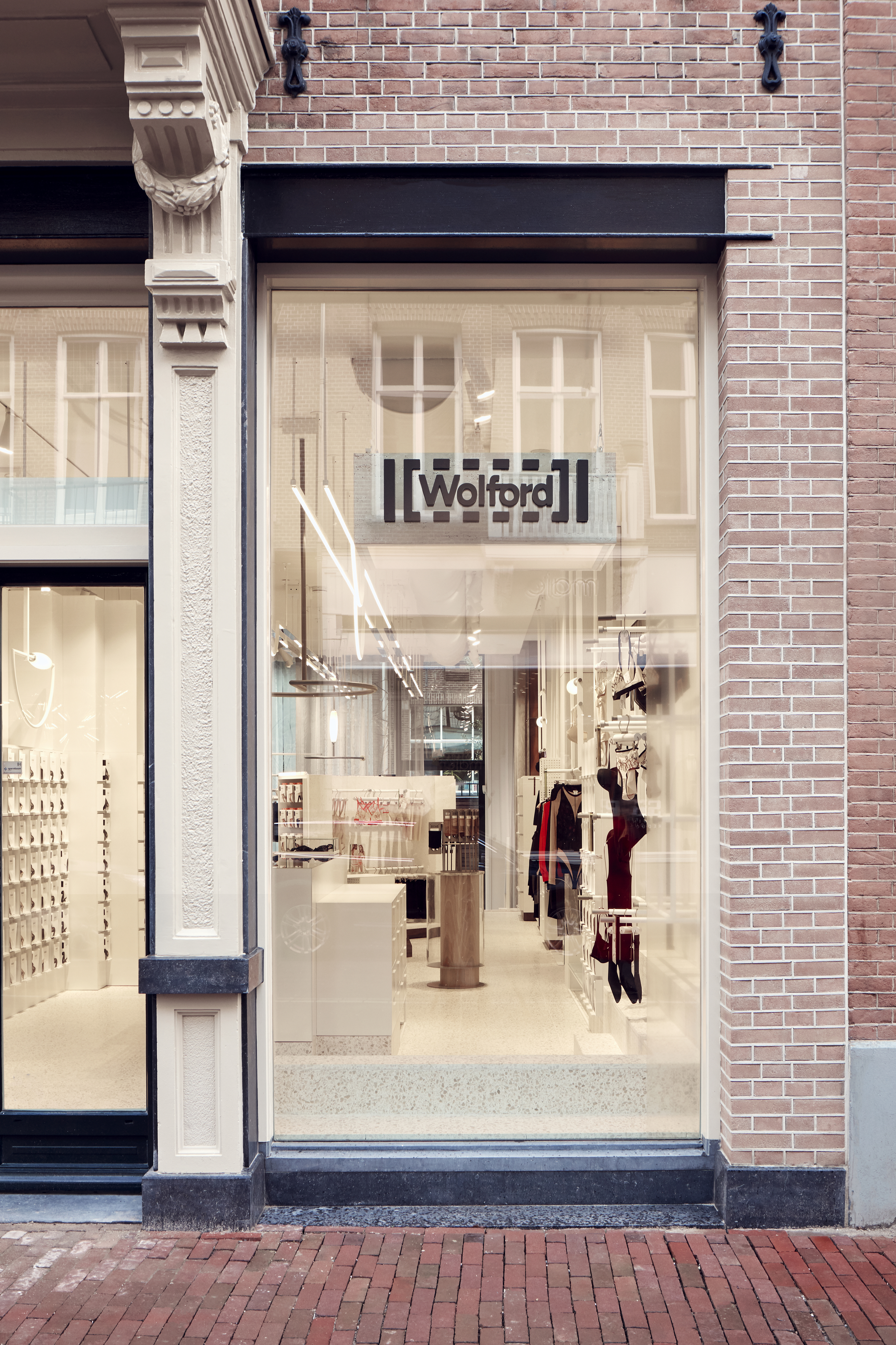 Wolford Amsterdam door, studio Modijefsky