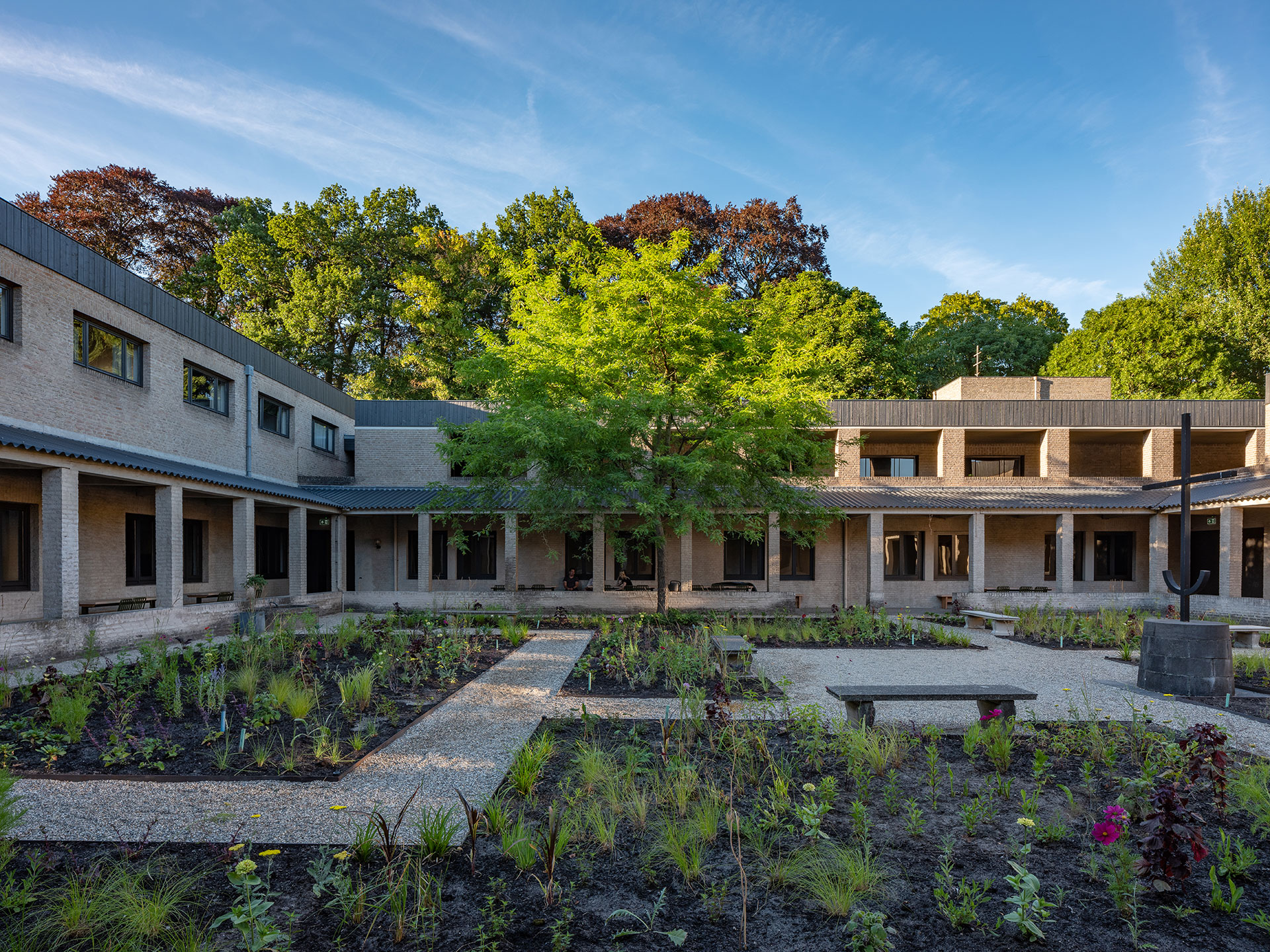 Binnentuin. Beeld Ossip van Duivenbode