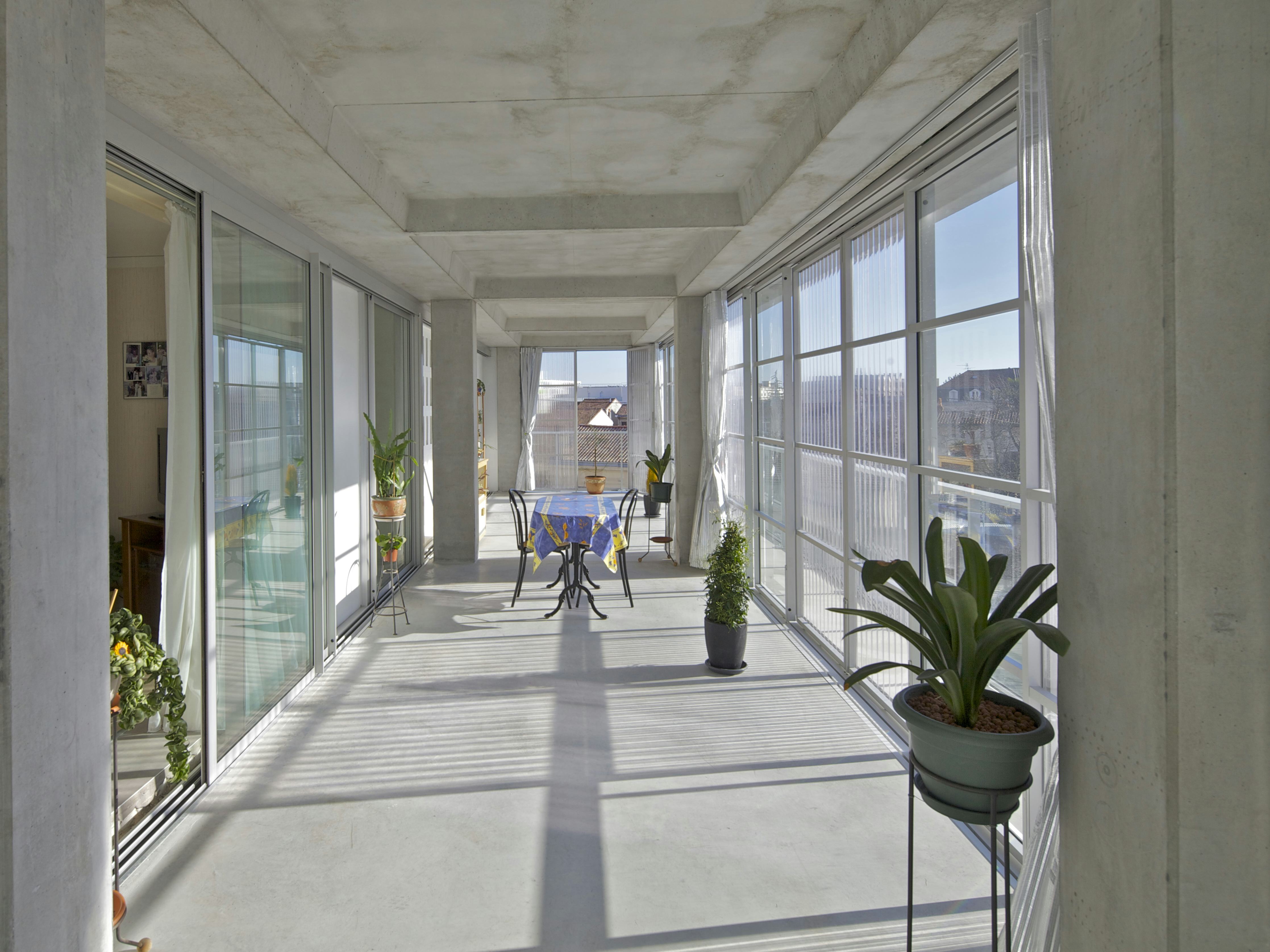 Transformatie van 530 woningen in Grand Parc Bordeaux door Lacaton & Vassal architectes, Frédéric Druot Architecture en Christophe Hutin Architecture, beeld Philippe Ruault