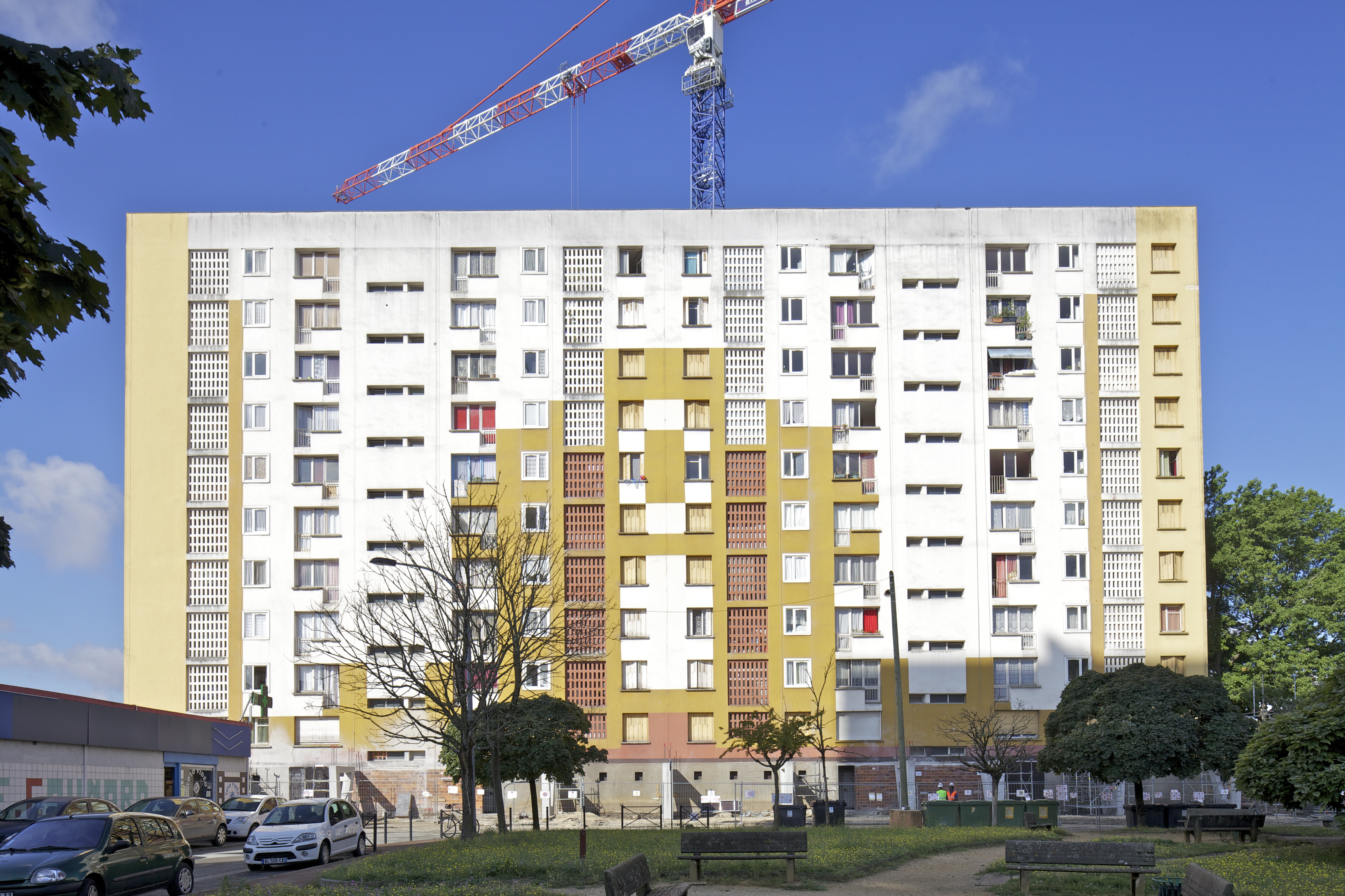 Transformatie van 530 woningen in Grand Parc Bordeaux door Lacaton & Vassal architectes, Frédéric Druot Architecture en Christophe Hutin Architecture, beeld Philippe Ruault