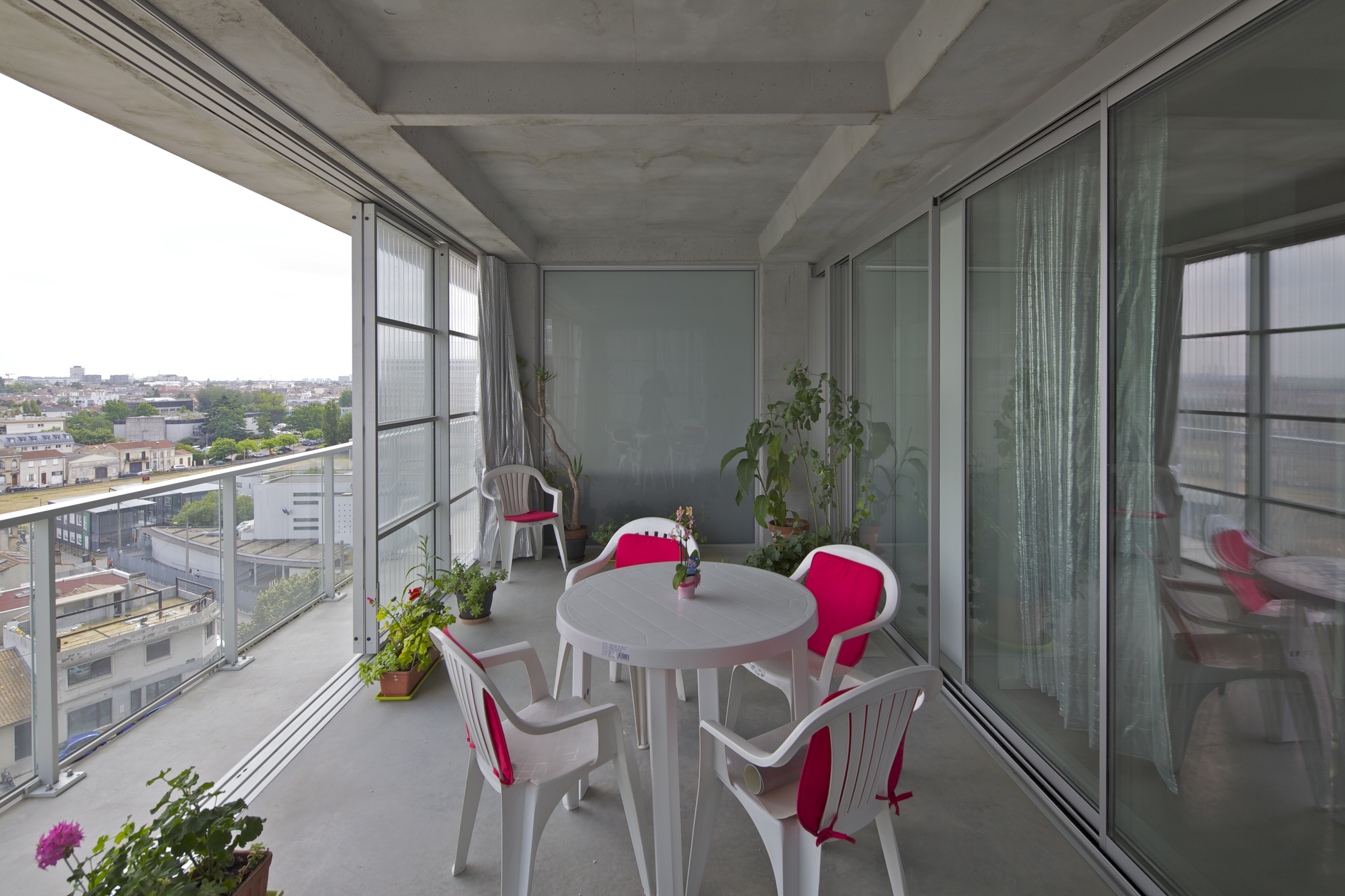 Transformatie van 530 woningen in Grand Parc Bordeaux door Lacaton & Vassal architectes, Frédéric Druot Architecture en Christophe Hutin Architecture, beeld Philippe Ruault