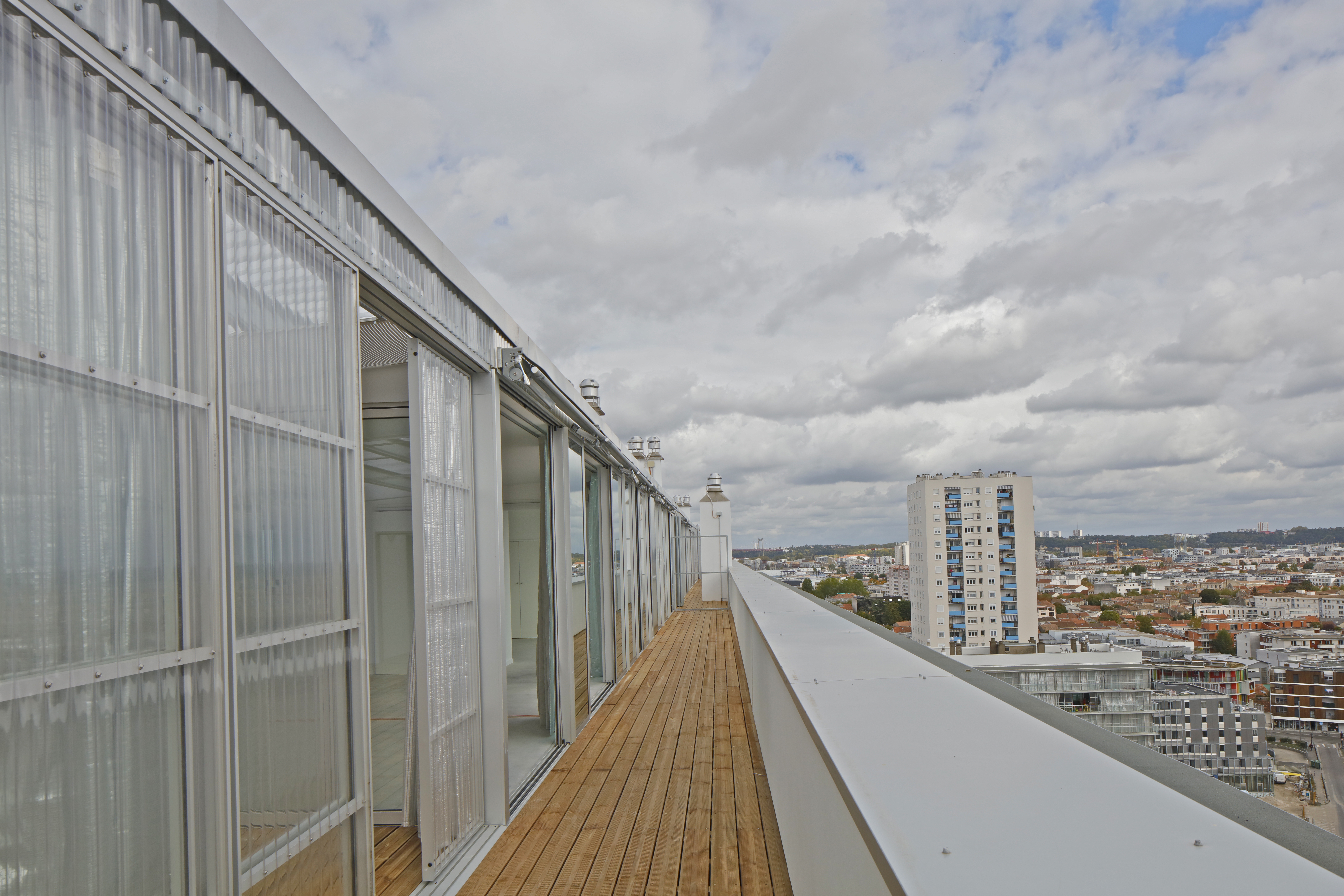 Transformatie van 530 woningen in Grand Parc Bordeaux door Lacaton & Vassal architectes, Frédéric Druot Architecture en Christophe Hutin Architecture, beeld Philippe Ruault