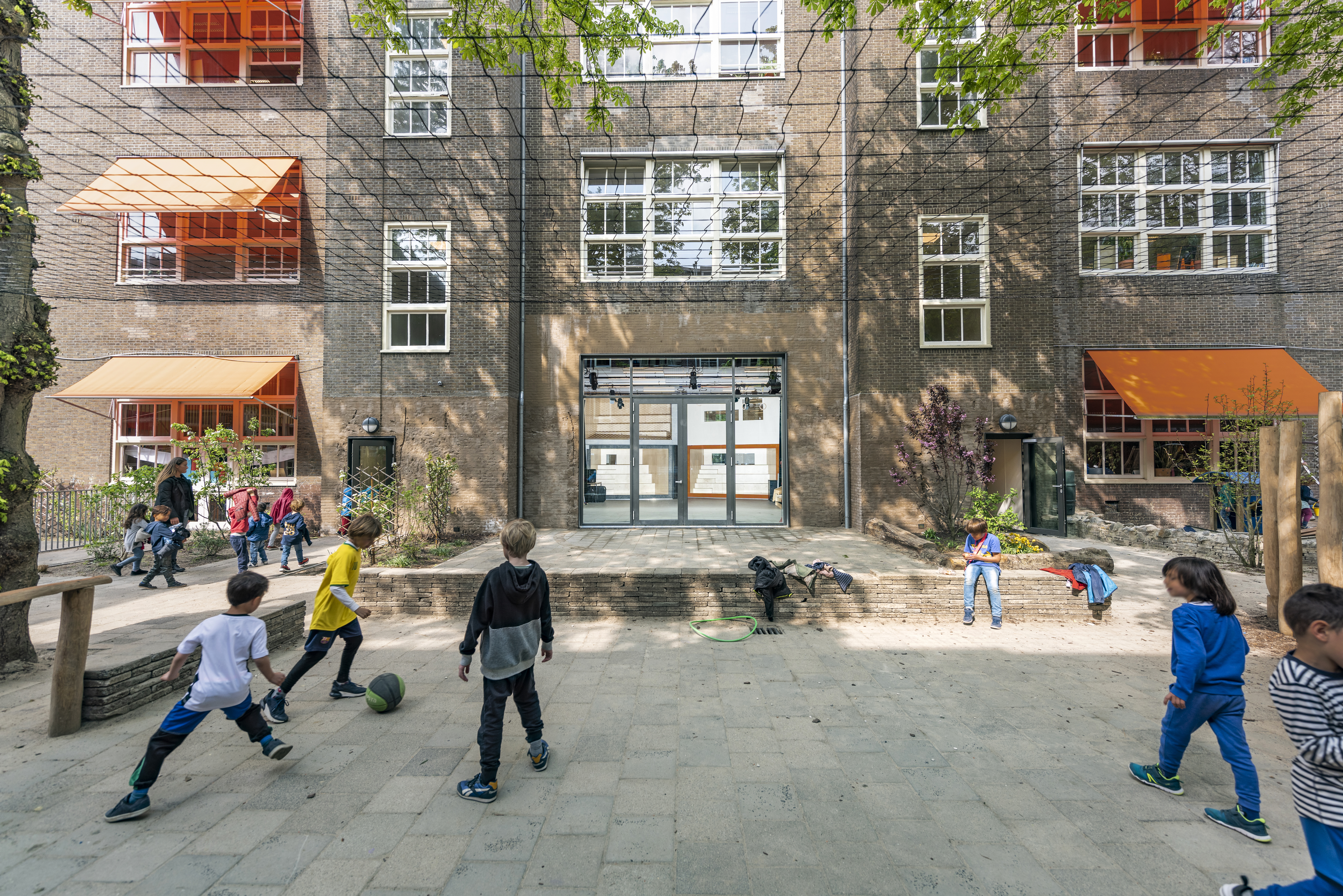 26-04-2019, Amsterdam
De Scholekster door Heren5 Architecten
foto en copyright Leonard Fäustle