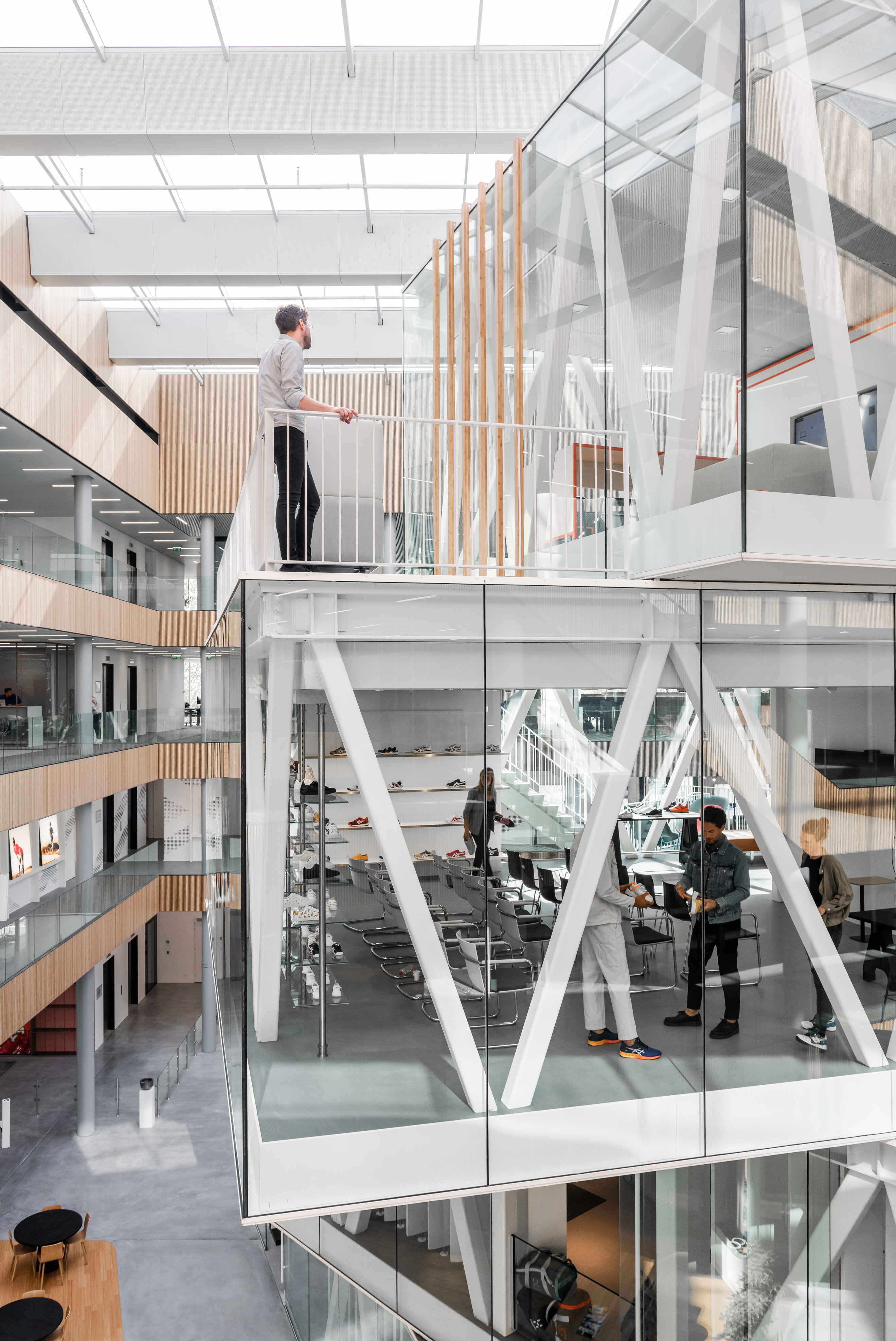 Hoofdkantoor ASICS EMEA in Hoofddorp door Powerhouse Company. Beeld Sebastian van Damme