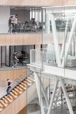 Hoofdkantoor ASICS EMEA in Hoofddorp door Powerhouse Company. Beeld Sebastian van Damme