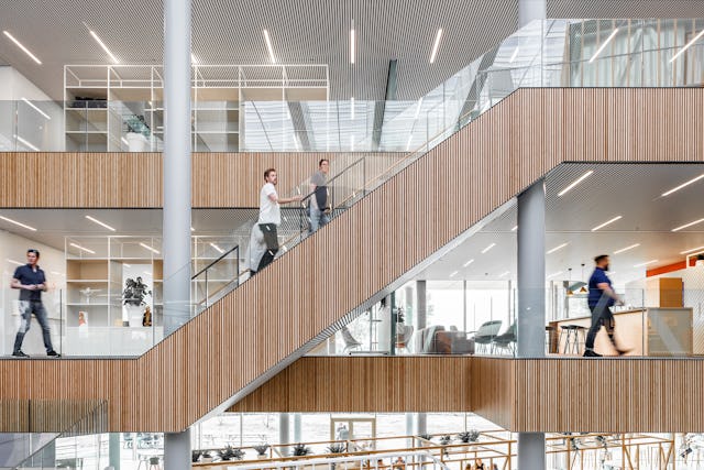 Hoofdkantoor ASICS EMEA in Hoofddorp door Powerhouse Company. Beeld Sebastian van Damme