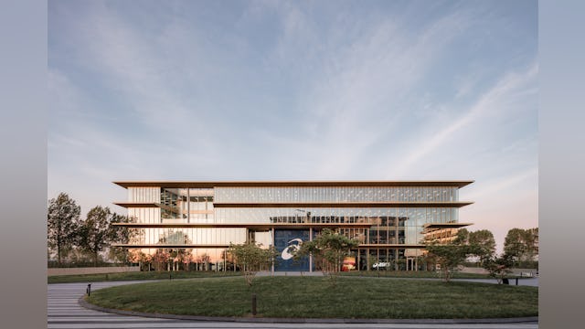 Hoofdkantoor ASICS EMEA in Hoofddorp door Powerhouse Company. Beeld Sebastian van Damme