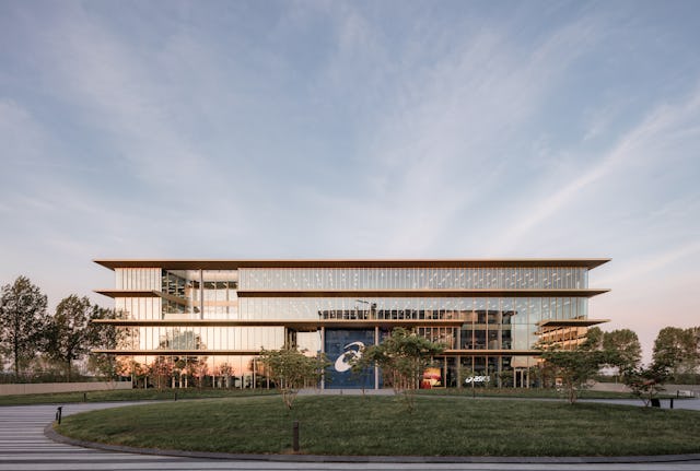 Hoofdkantoor ASICS EMEA in Hoofddorp door Powerhouse Company. Beeld Sebastian van Damme