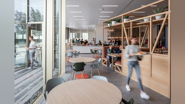 Hoofdkantoor ASICS EMEA in Hoofddorp door Powerhouse Company. Beeld Sebastian van Damme