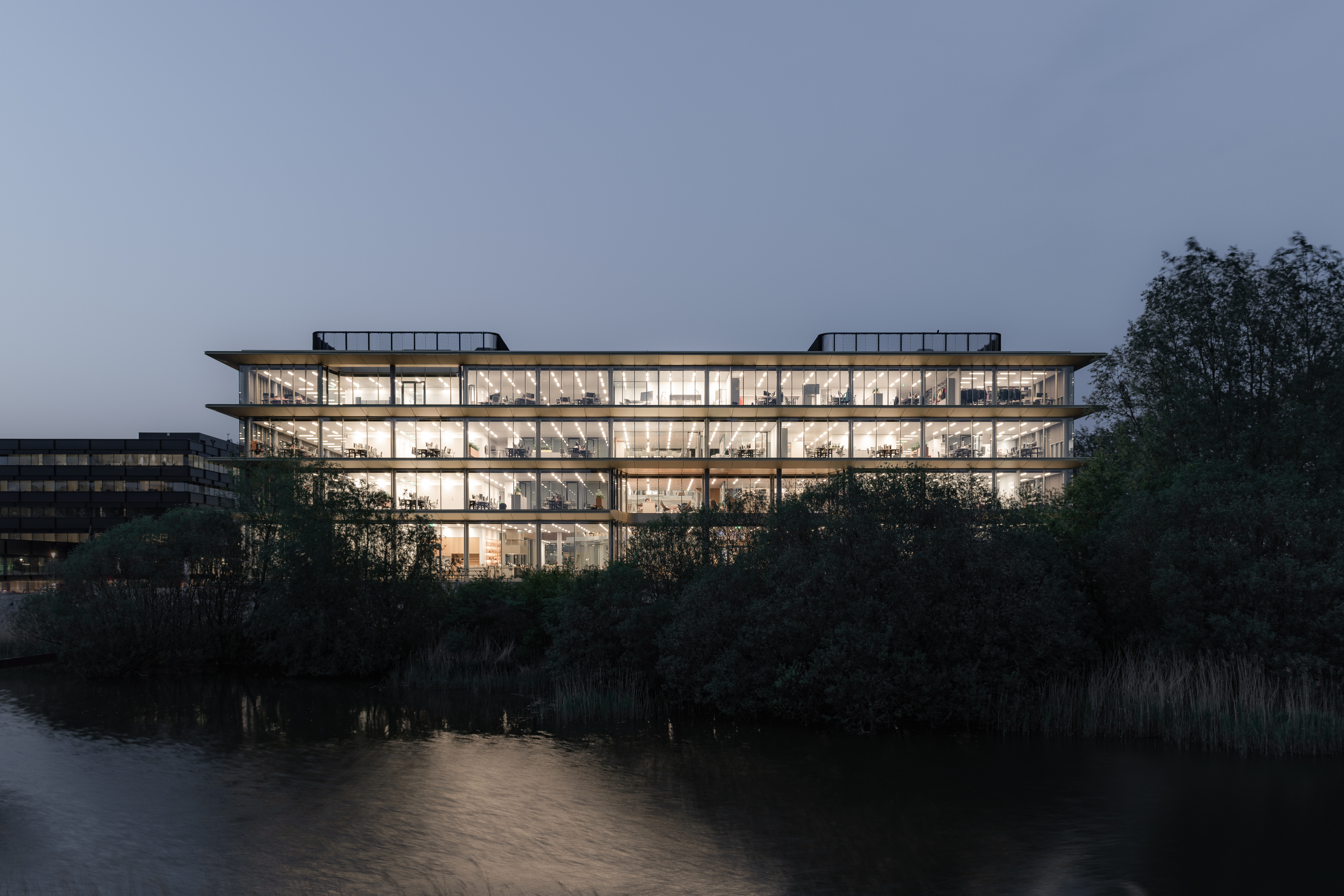 Hoofdkantoor ASICS EMEA in Hoofddorp door Powerhouse Company. Beeld Sebastian van Damme