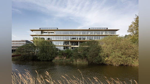 Hoofdkantoor ASICS EMEA in Hoofddorp door Powerhouse Company. Beeld Sebastian van Damme