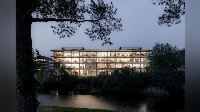 Hoofdkantoor ASICS EMEA in Hoofddorp door Powerhouse Company. Beeld Sebastian van Damme