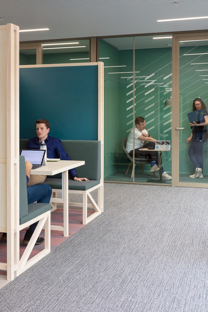 Asics door CBRE. beeld Stijnstijl Fotografie