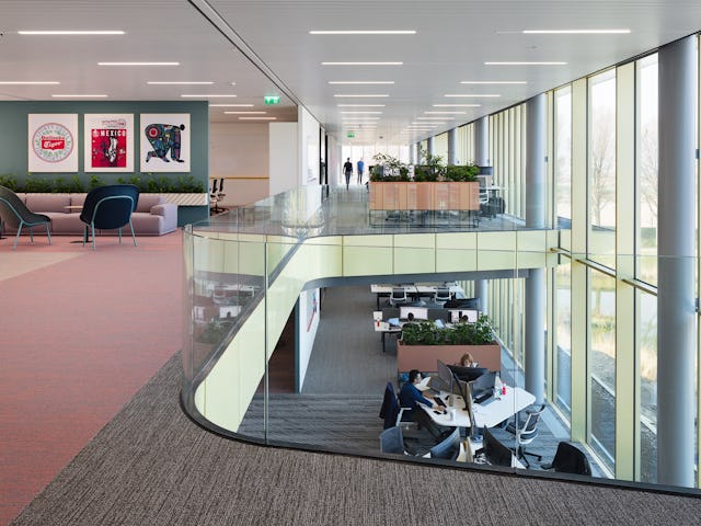 Asics door CBRE. beeld Stijnstijl Fotografie