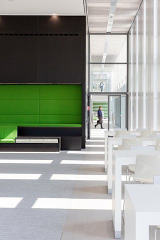 Gemeentehuis Woerden door cepezed. Beeld Lucas van der Wee