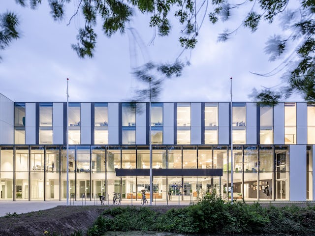 Gemeentehuis Woerden door cepezed. Beeld Lucas van der Wee