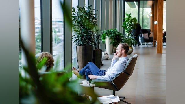 Fotografie: EDGE Technologies | Omgeven door groen met uitzicht op de stad| Urban Zone