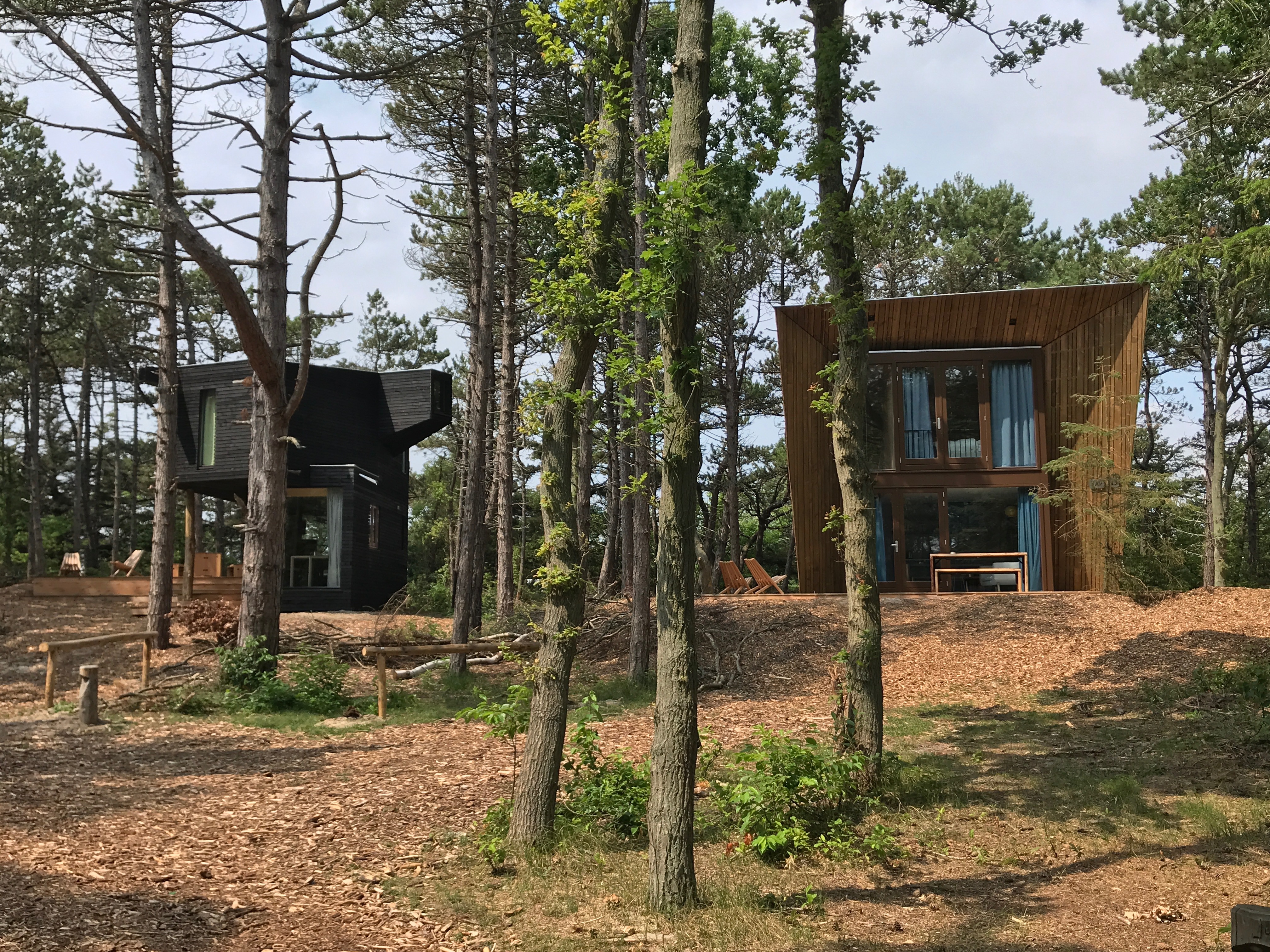 boshuisje Ark links en boshuisje Solo rechts 