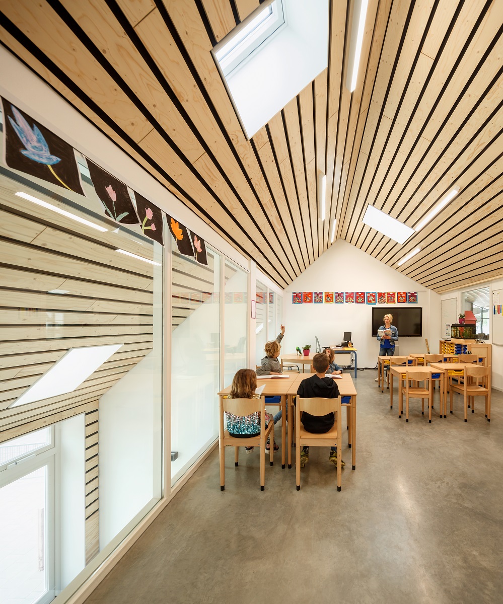 Klaslokaal MFA Onderdak te Biggekerke. Beeld Katja Efftingtja Effting