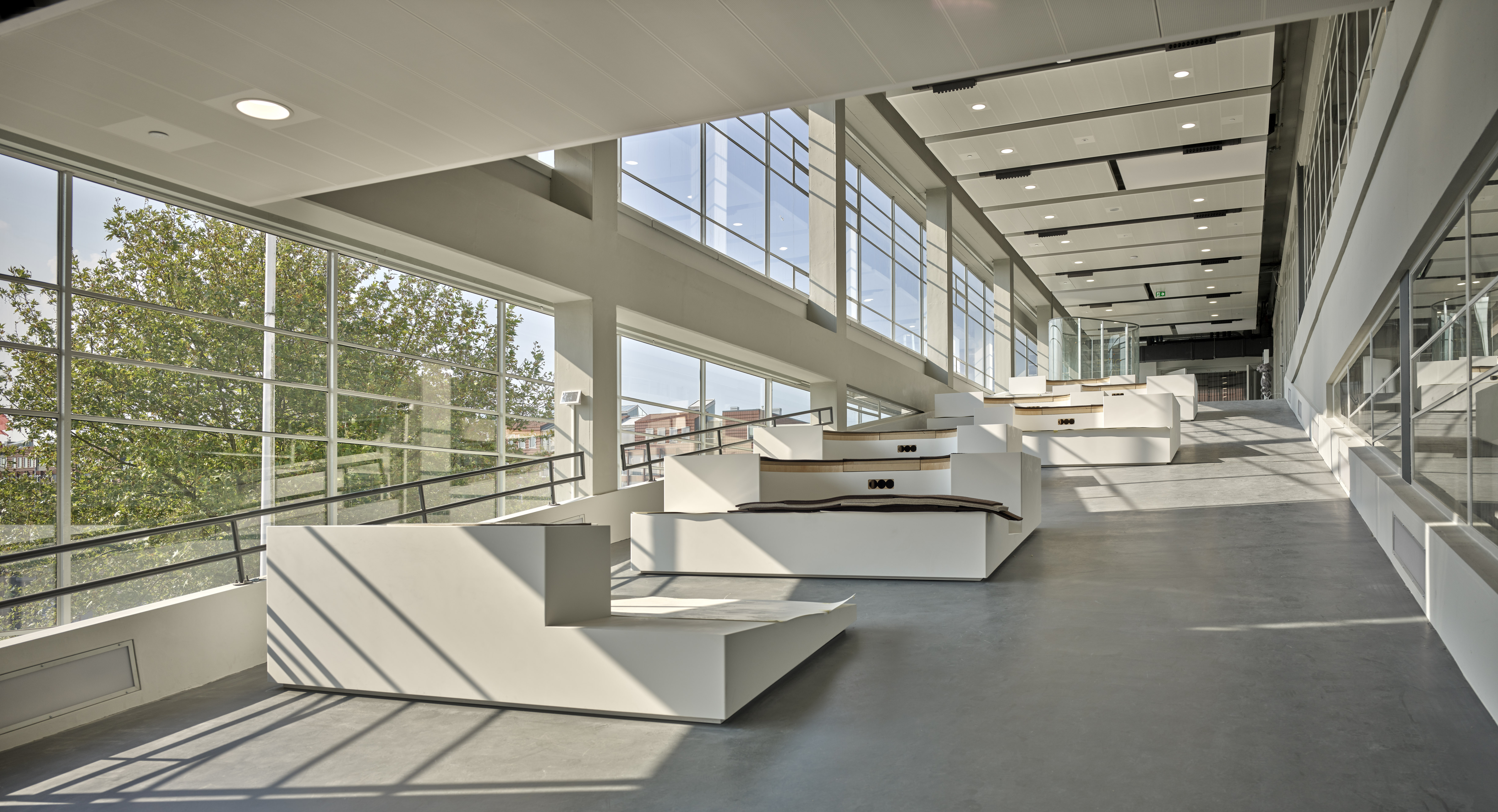 Amsterdam Stadionplein Citroën Noordgebouw. Beeld Kees Hummel