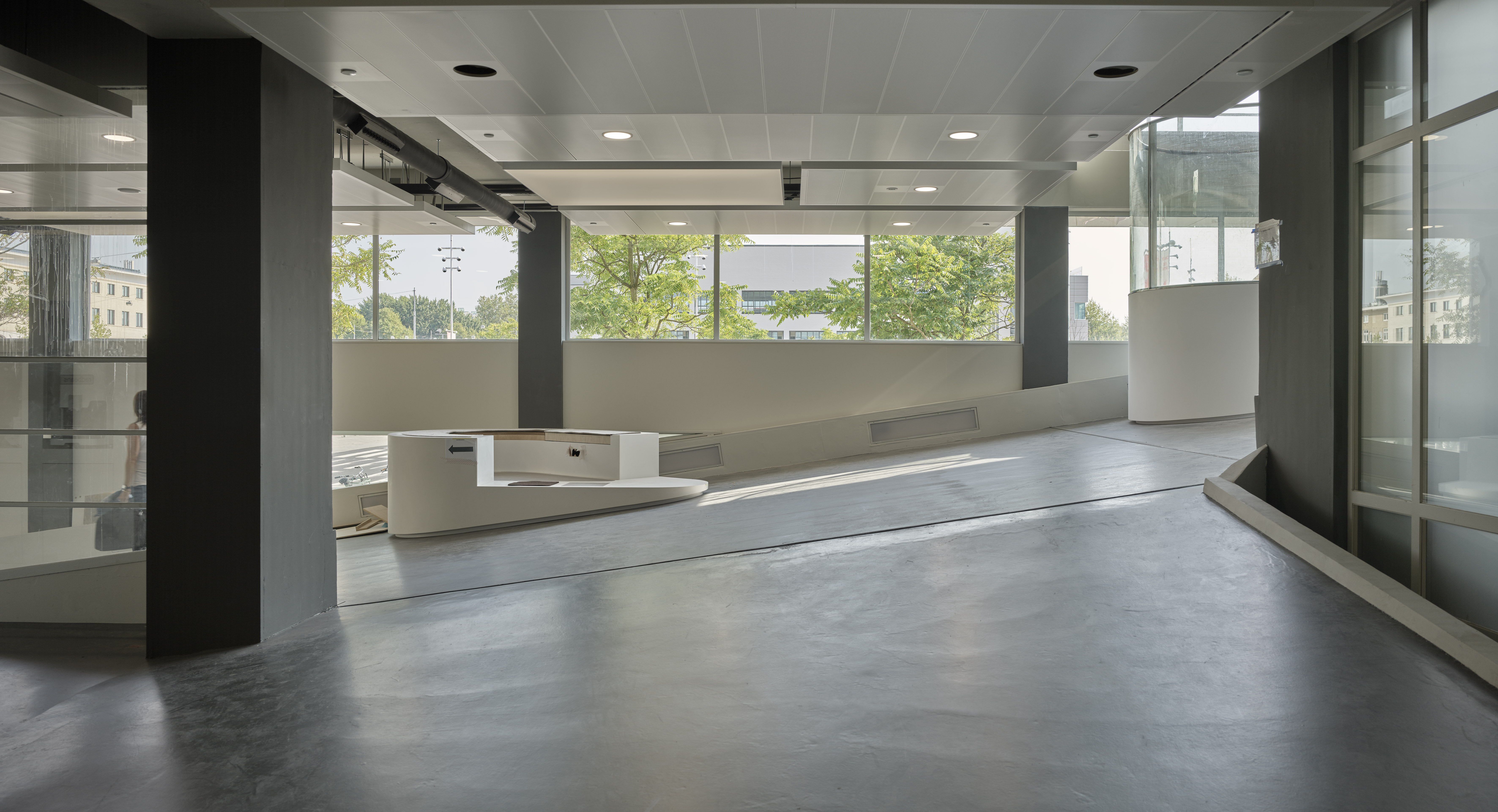 Amsterdam Stadionplein Citroën Noordgebouw. Beeld Kees Hummel