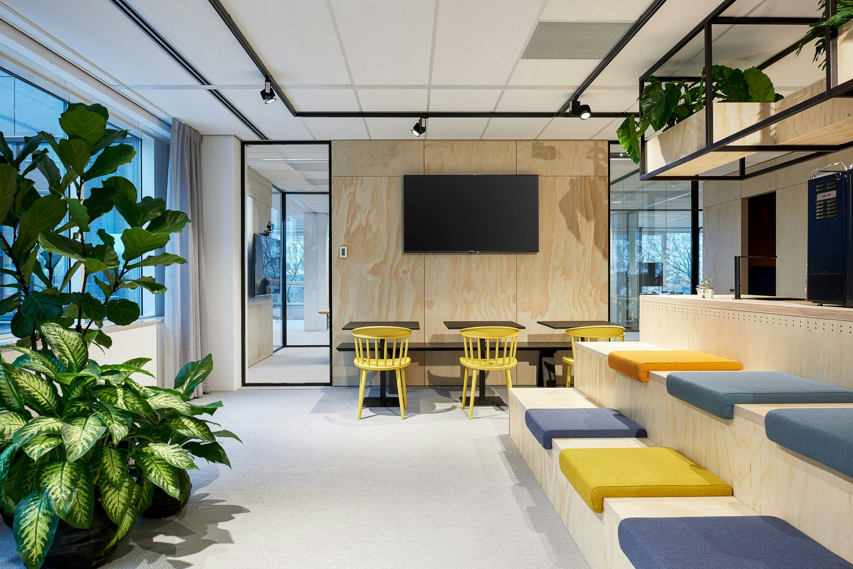 KNAB bank designed by Ook architecten