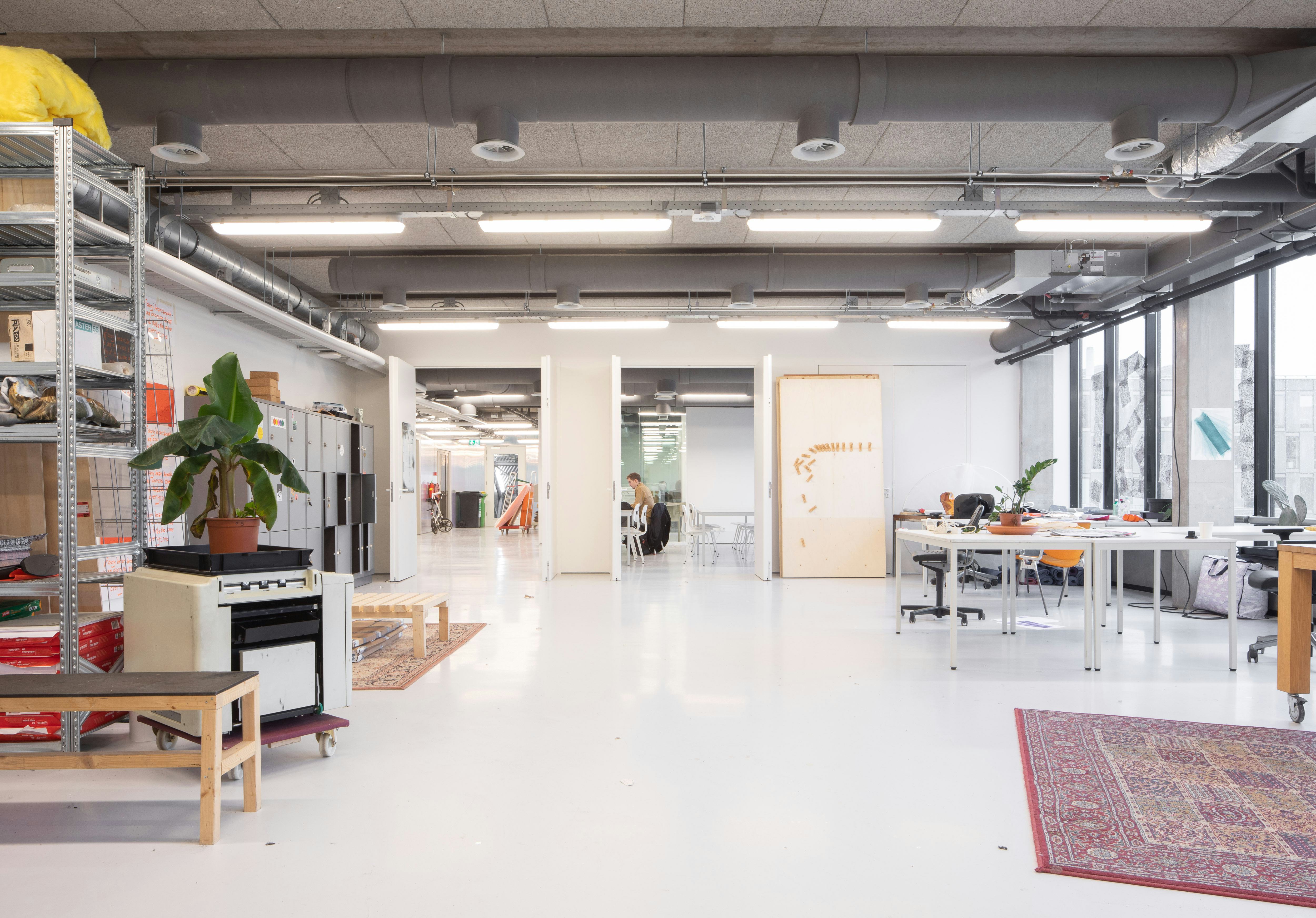 Interieur Sandberg Instituut in Amsterdam door Studio Anne Dessing. Beeld Jeroen Verrecht