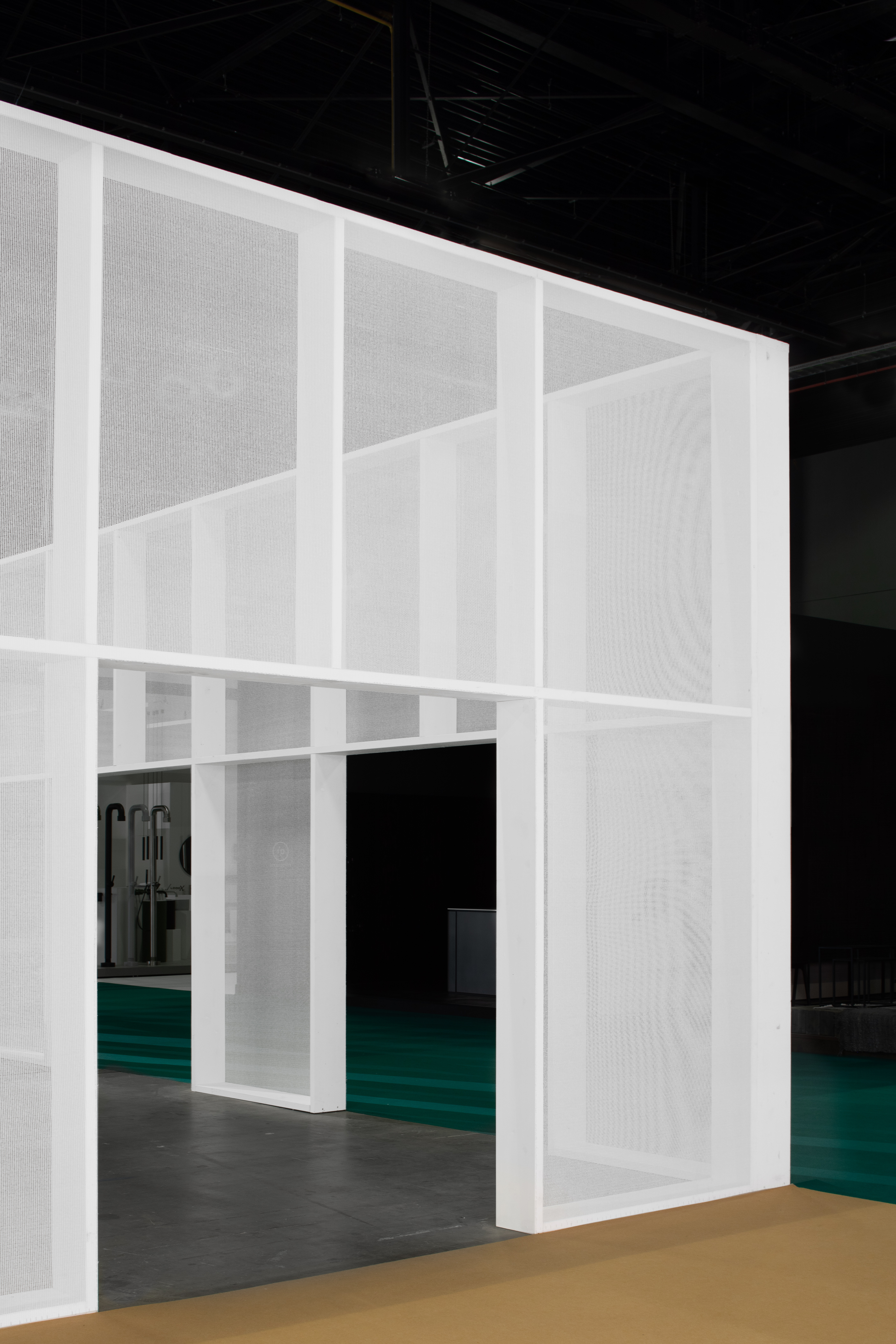 Scenografie Biënnale Interieur Kortrijk door Studio Verter. Beeld Jeroen Verrecht