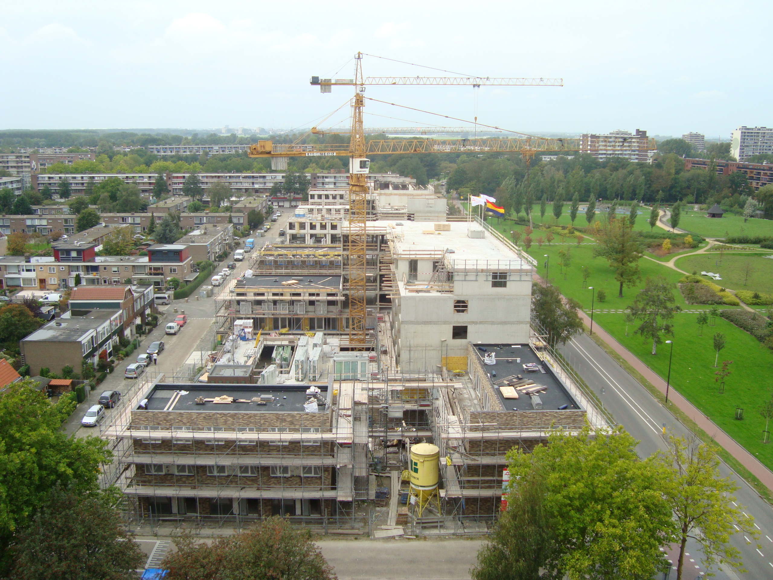 De Westwijk in Vlaardingen is een van de geselecteerde locaties in de prijsvraag Panorama Lokaal. Op de foto Marnixlaan Vlaardingen West, 2011