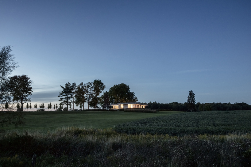 House H in Mount Brydges (Canada) door Chris Collaris Architects. Beeld Tim Van de Velde