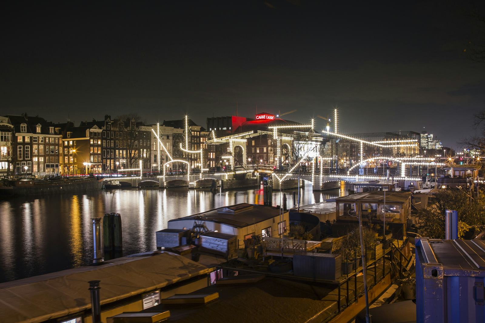 Nacht-Tekening door Krijn de Koning. Amsterdam Light Festival 2019. Beeld Janus van den Eijnden