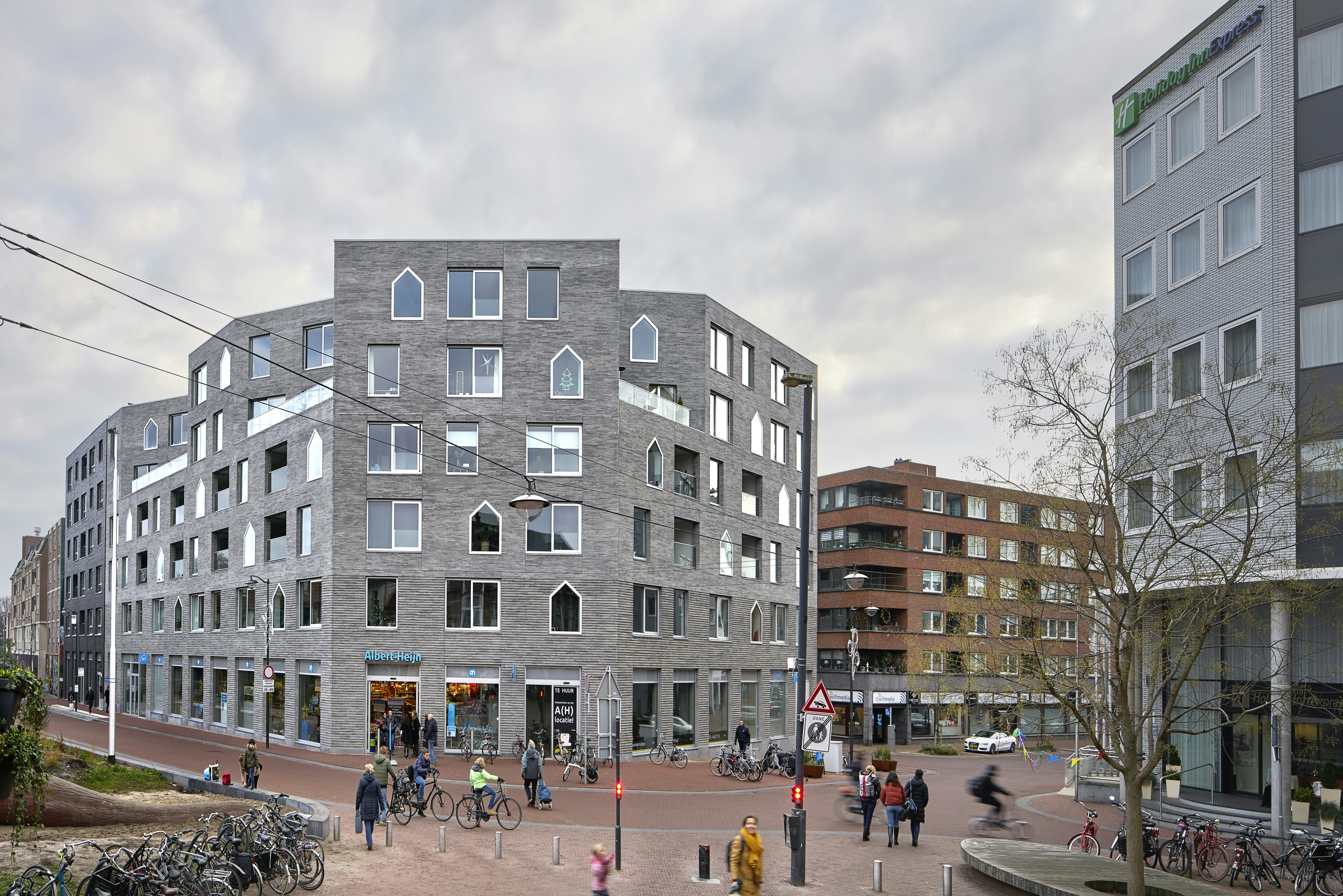 Woongebouw Bartok in Arnhem door Barcode Architects, gezien vanuit de Rozet. Beeld Studio Hans Wilschut
