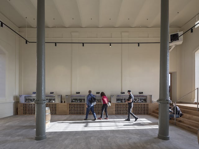 House of Wine door CHYBIK + KRISTOF. beeld laurianghinitoiu