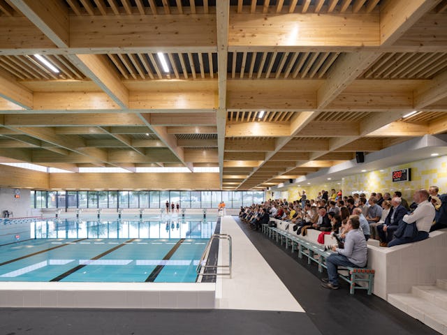 Wedstrijdbad, Zwembad Ronse door VenhoevenCS. Beeld Ossip van Duivenbode