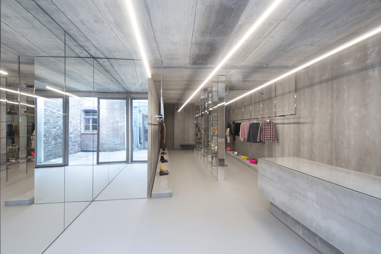 Winkelinterieur Labels Sittard - Maurice Mentjens. beeld Arjen Schmitz