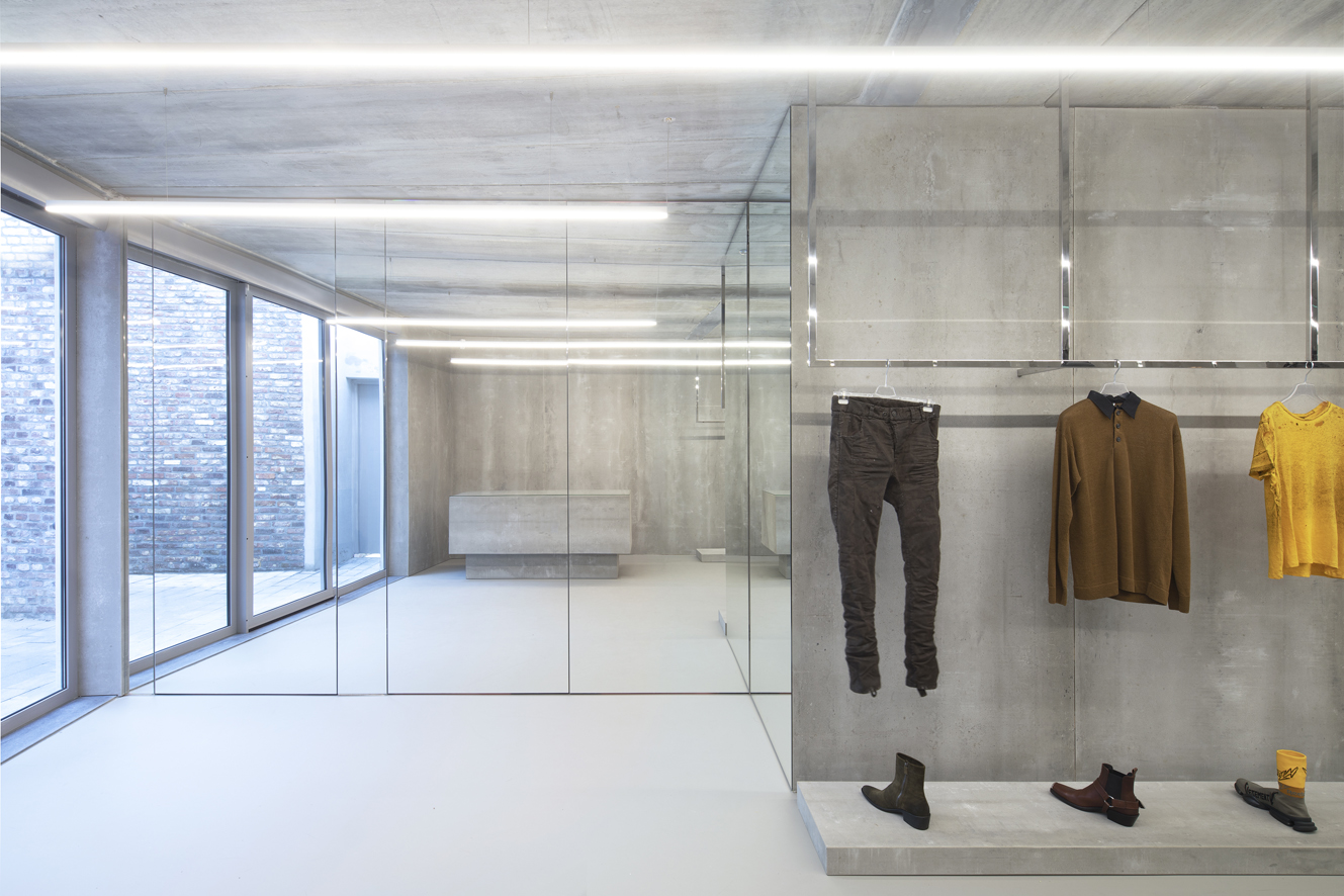 Winkelinterieur Labels Sittard - Maurice Mentjens. beeld Arjen Schmitz