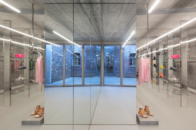 Winkelinterieur Labels Sittard - Maurice Mentjens. beeld Arjen Schmitz