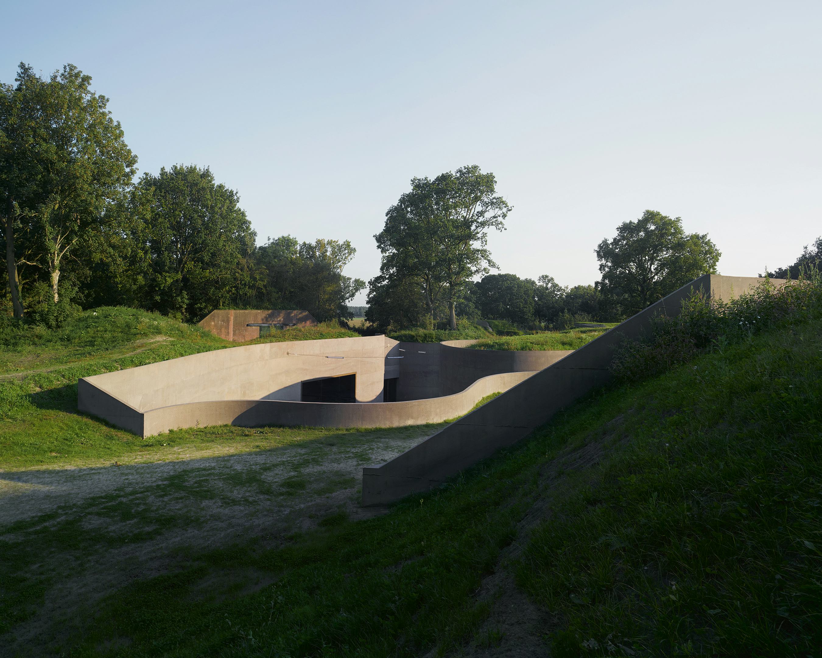 Het Nationaal Waterliniemuseum Fort bij Vechten gaat op in de grillige lijnen van het landschap - Beeld Bas Princen