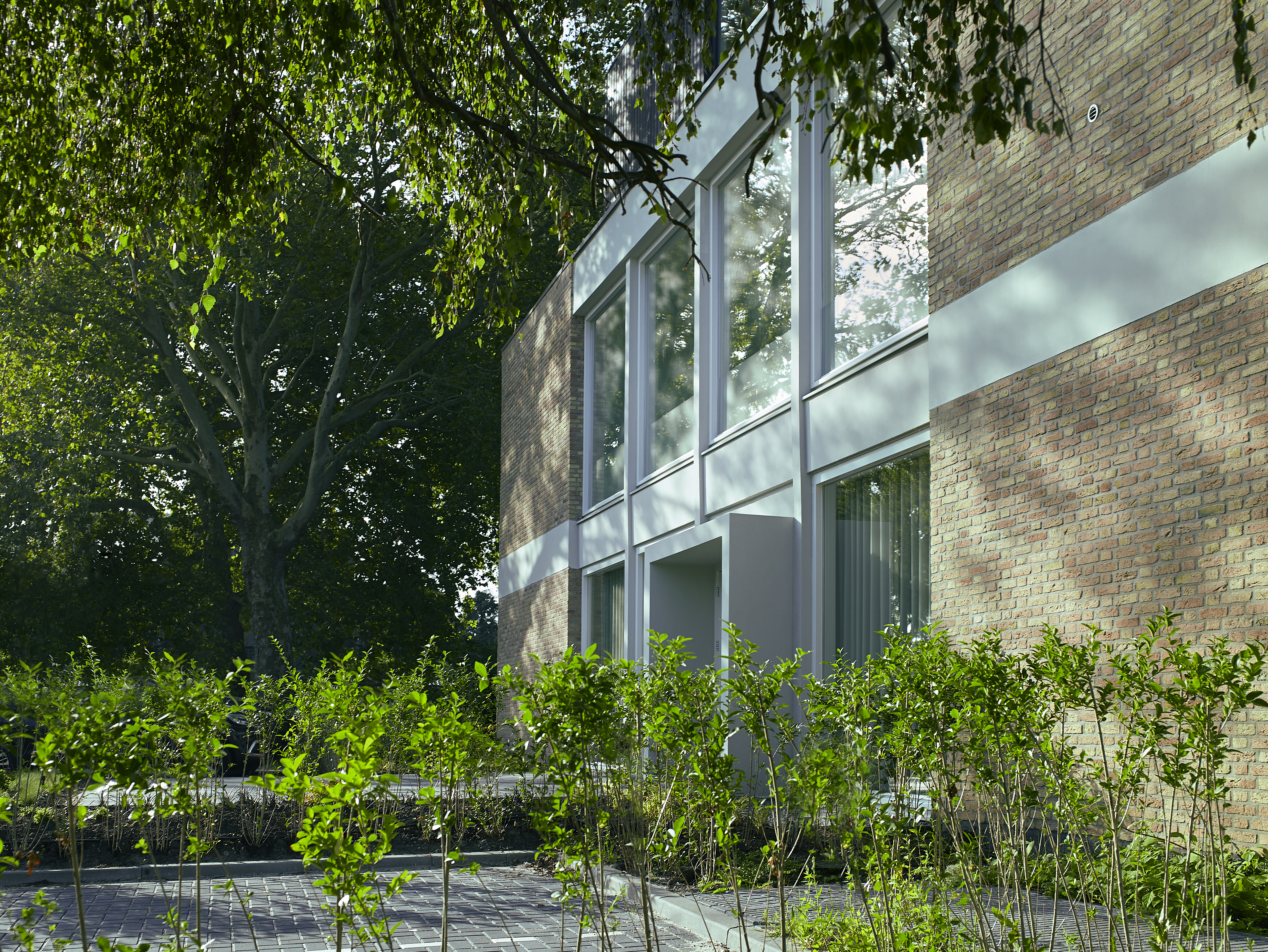 Wit-gele Kruisgebouw door EVA. beeld George Terberg