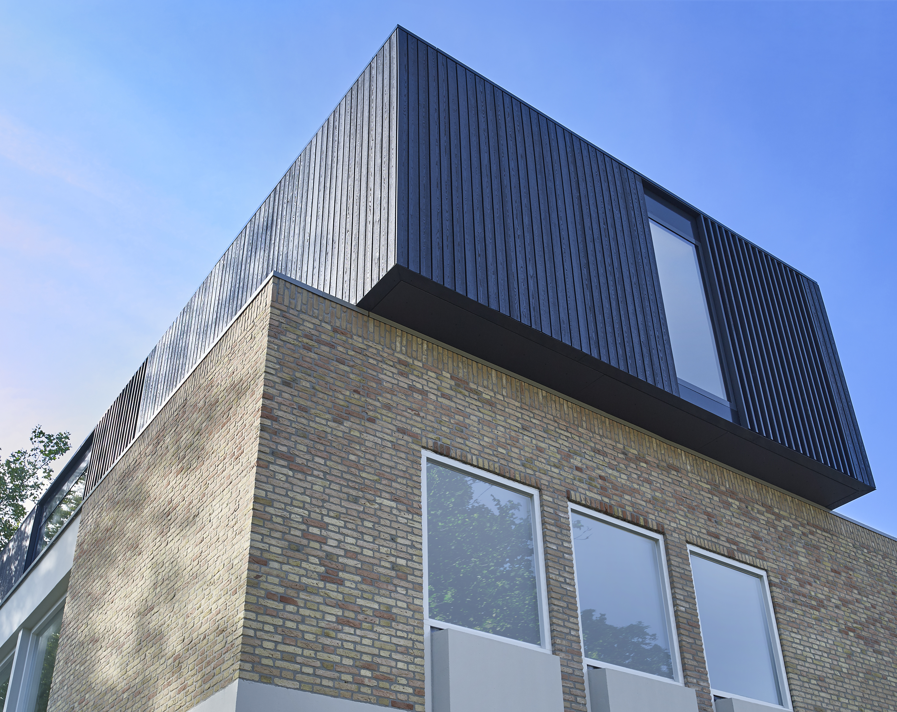 Wit-gele Kruisgebouw door EVA. beeld George Terberg