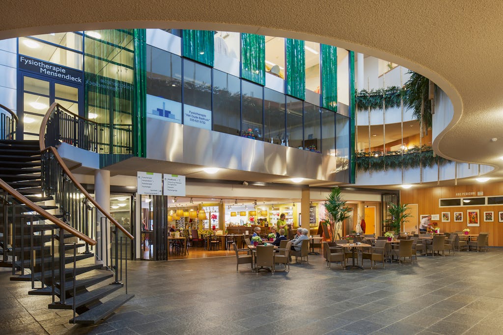 Zorgcomplex De Egelantier in Hilversum door Molenaar & Co architecten