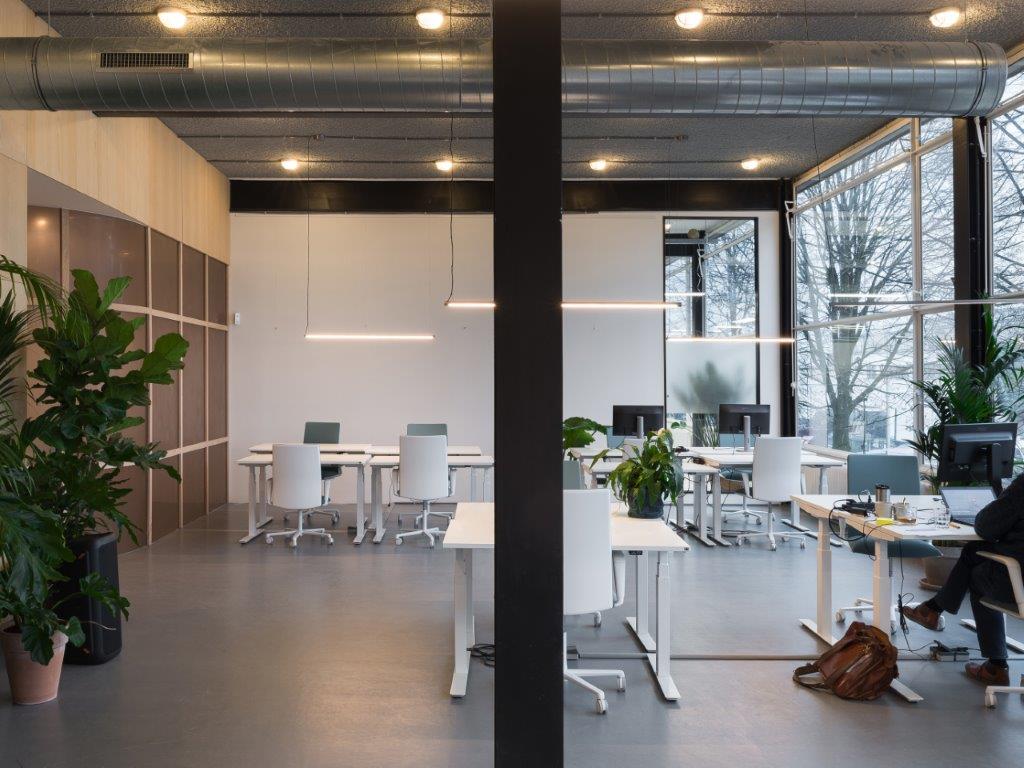 Kantoorinterieur Studio Werkspoorkathedraal Utrecht door KVA. Beeld MWA Hart Nibbrig