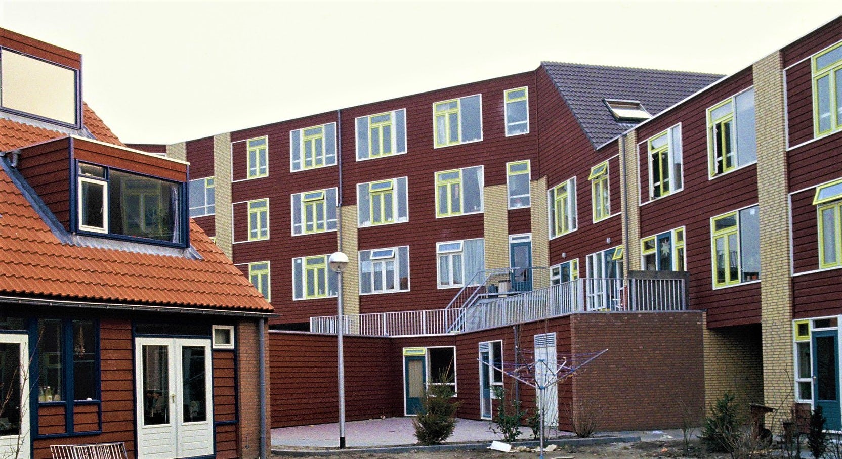 Gemeenschappelijk Wonen in Nieuwegein. 
Oorspronkelijk ontwerp: Flip Krabbendam ‘Bureau Krabbendam’ te Delft
Renovatie door: Martine de Wit & Hans Vermeulen van DUS Architects 