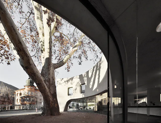 Treehugger door MoDusArchitects in Bressanone. beeld Oskar Da Riz