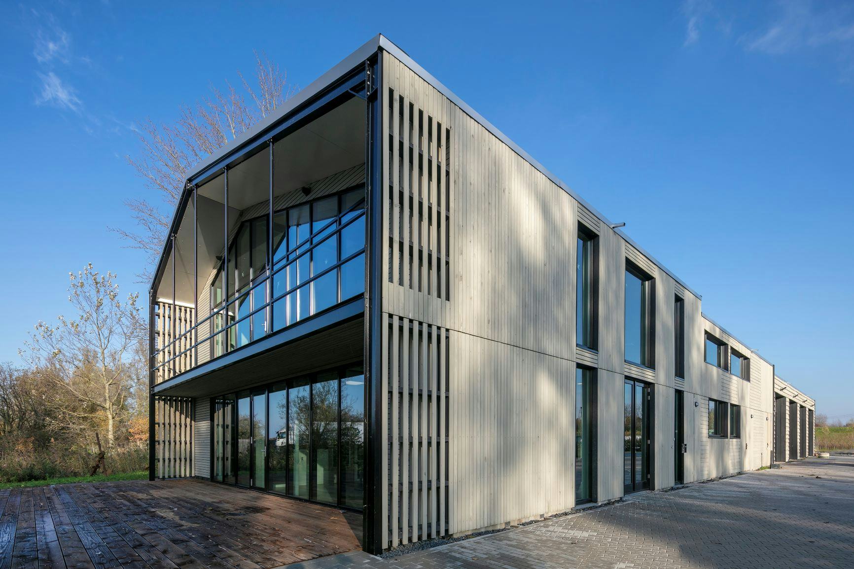 Kantoorgebouw Staatsbosbeheer in Lelystad door Van Veen Architecten. beeld Luuk Kramer