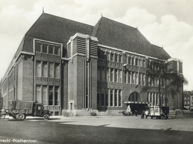 Voormalig postkantoor aan de Neude in Utrecht. Beeld Het Utrechts Archief